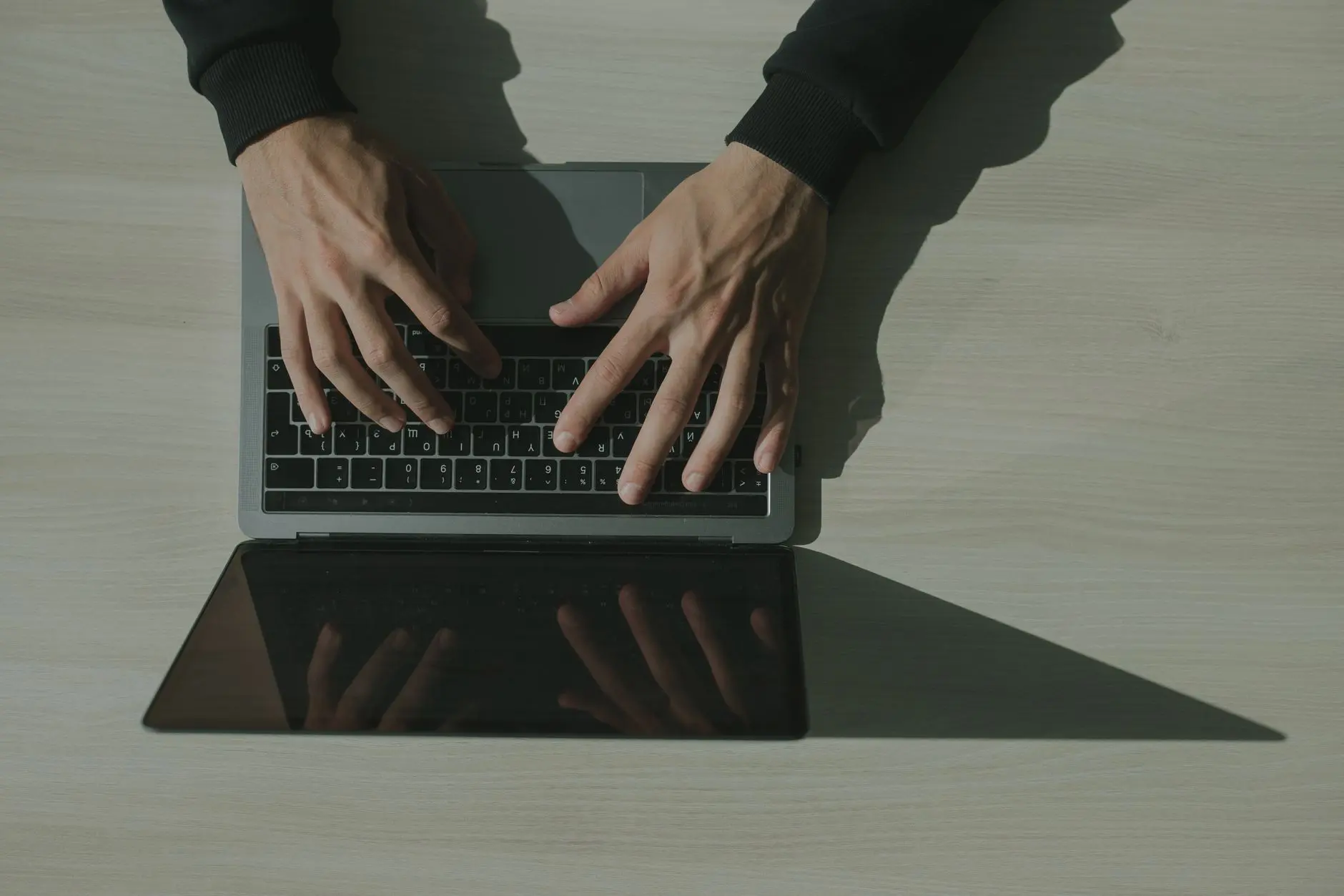Prikaz automatizovanog email marketing softvera na ekranu računara